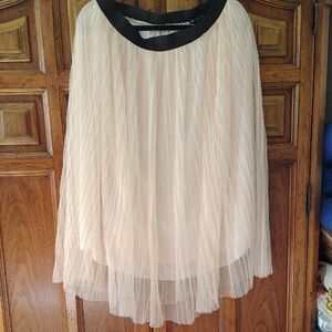 Elegant Cream Skirt with Black Waistband, XL